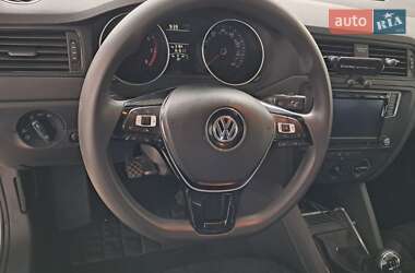 Седан Volkswagen Jetta 2015 в 