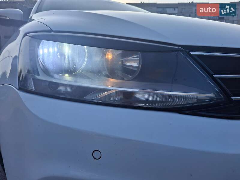 Седан Volkswagen Jetta 2016 в Житомире