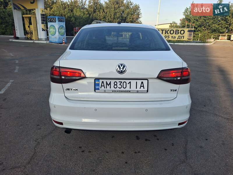 Седан Volkswagen Jetta 2016 в Житомире