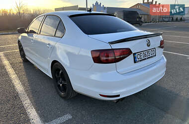 Седан Volkswagen Jetta 2016 в 