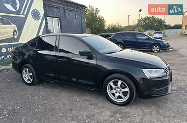 Седан Volkswagen Jetta 2012 в 