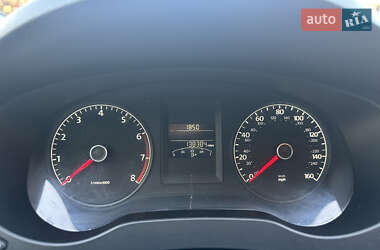 Седан Volkswagen Jetta 2012 в 