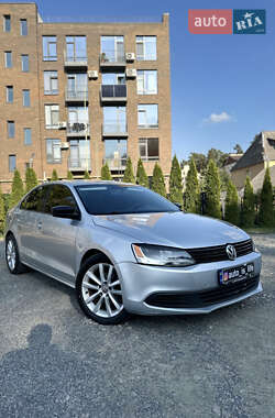 Седан Volkswagen Jetta 2012 в 
