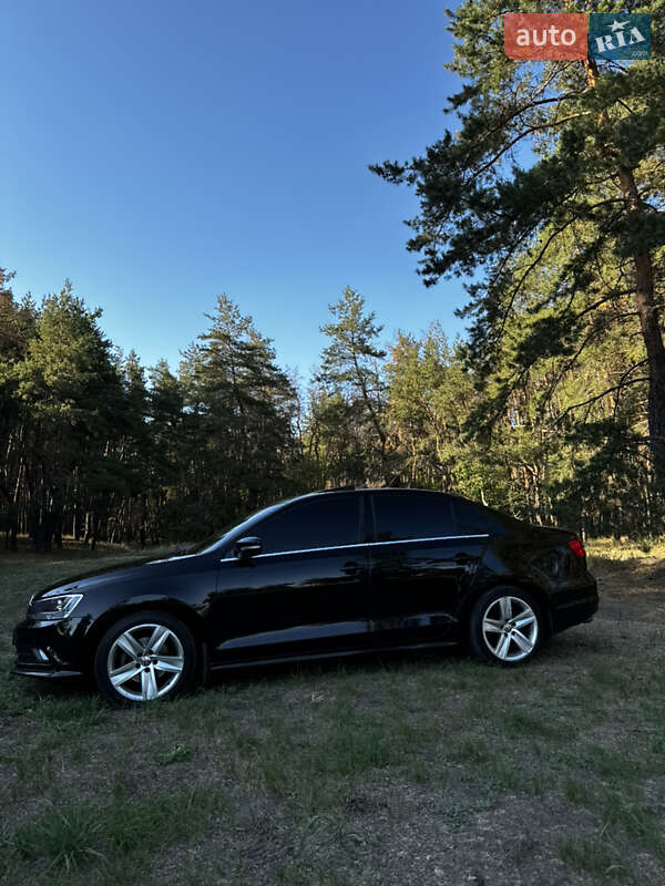 Седан Volkswagen Jetta 2014 в Зміїві