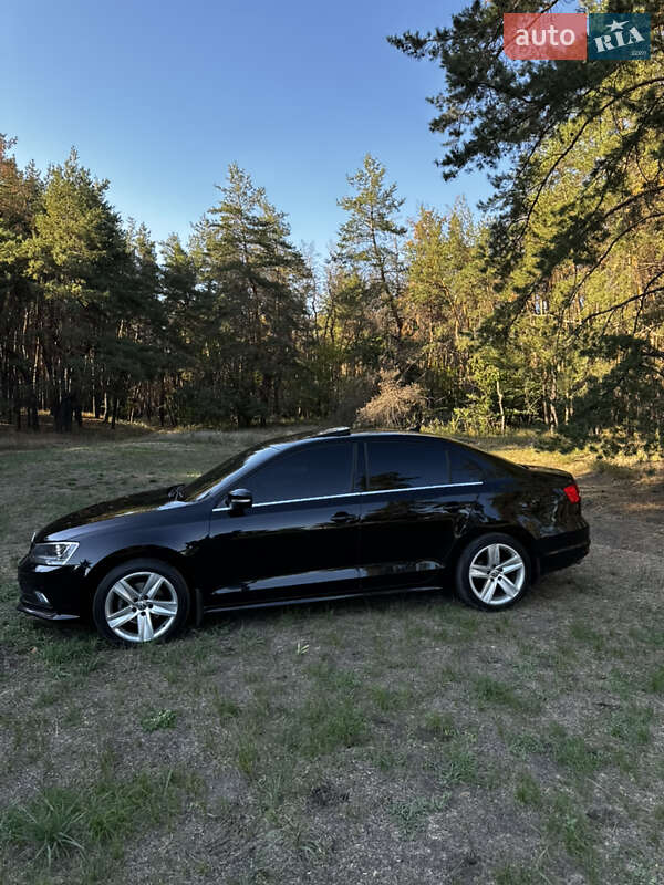 Седан Volkswagen Jetta 2014 в Зміїві