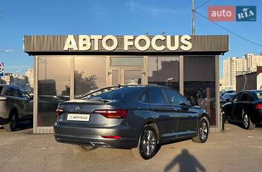 Седан Volkswagen Jetta 2018 в 