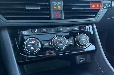 Седан Volkswagen Jetta 2018 в 