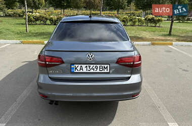 Седан Volkswagen Jetta 2015 в 