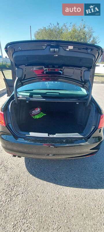 Седан Volkswagen Jetta 2014 в Днепре
