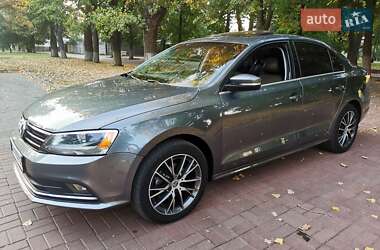 Седан Volkswagen Jetta 2015 в 