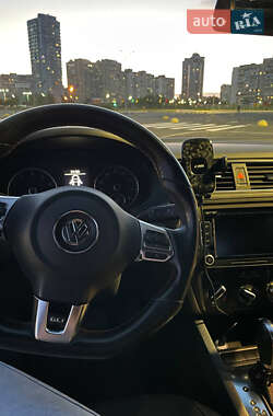 Седан Volkswagen Jetta 2011 в 