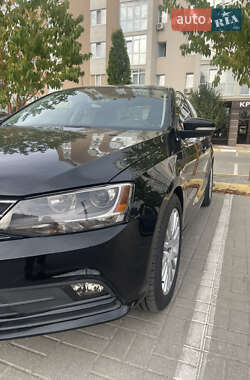 Седан Volkswagen Jetta 2016 в 