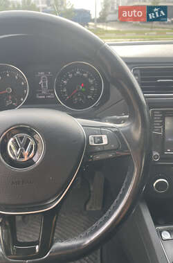 Седан Volkswagen Jetta 2016 в 