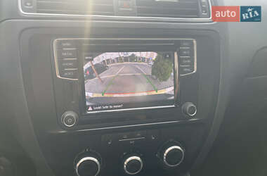 Седан Volkswagen Jetta 2016 в 