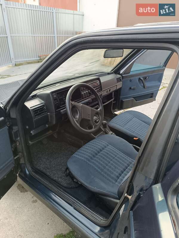 Седан Volkswagen Jetta 1991 в Ровно