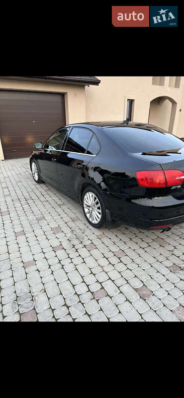 Седан Volkswagen Jetta 2012 в Дрогобичі