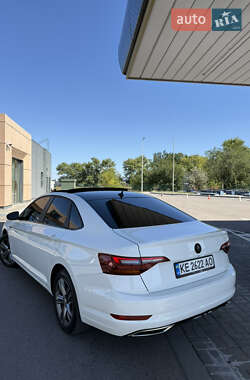 Седан Volkswagen Jetta 2019 в 