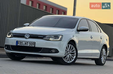 Седан Volkswagen Jetta 2013 в 