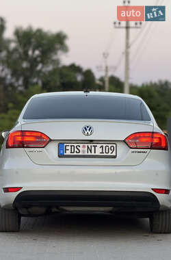 Седан Volkswagen Jetta 2013 в 