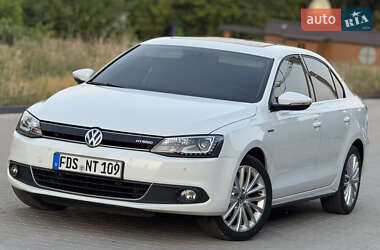 Седан Volkswagen Jetta 2013 в 