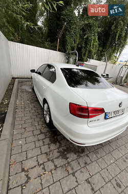 Седан Volkswagen Jetta 2014 в 