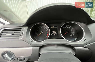 Седан Volkswagen Jetta 2014 в 