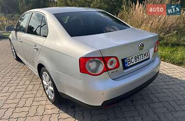 Седан Volkswagen Jetta 2009 в Стрые