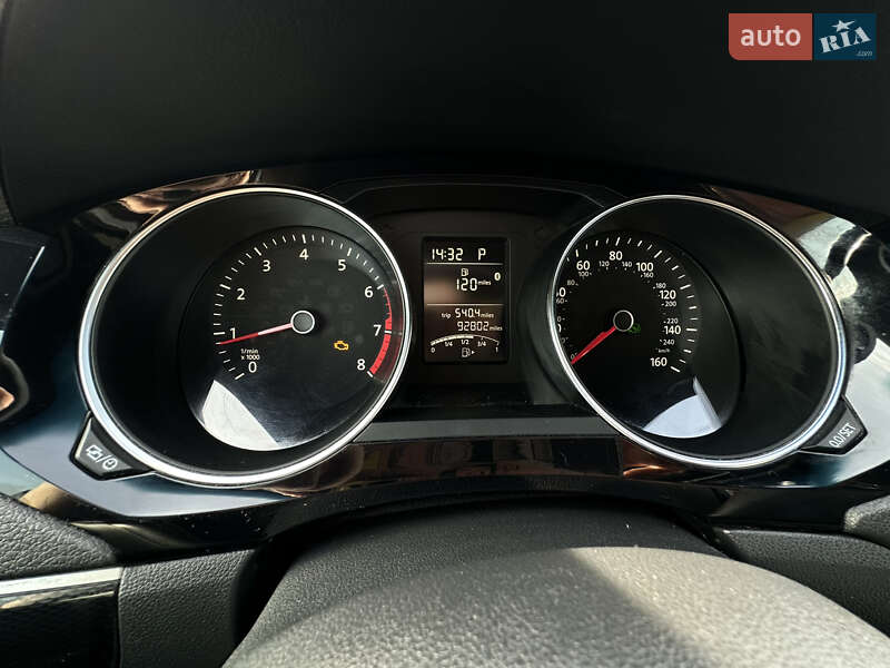 Седан Volkswagen Jetta 2015 в Львове