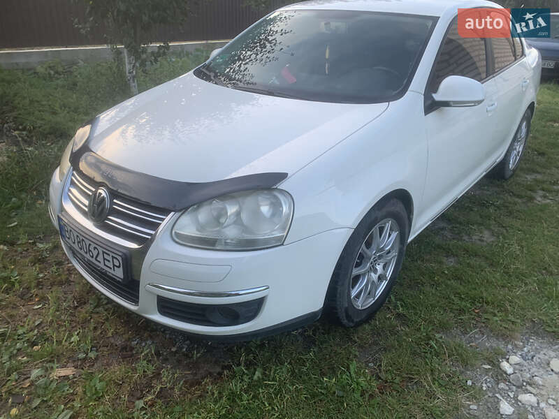 Седан Volkswagen Jetta 2008 в 