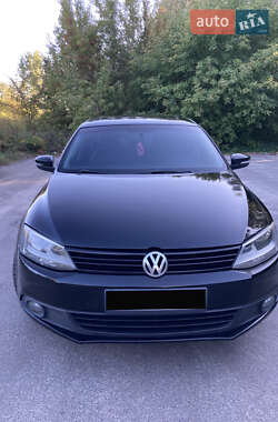 Седан Volkswagen Jetta 2013 в 