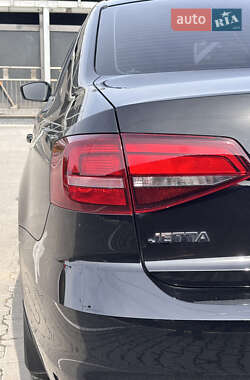 Седан Volkswagen Jetta 2017 в 