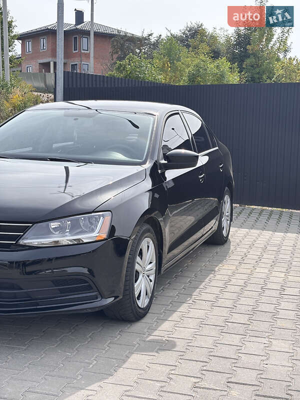 Седан Volkswagen Jetta 2017 в Львові