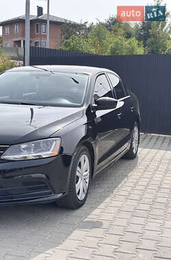 Седан Volkswagen Jetta 2017 в 