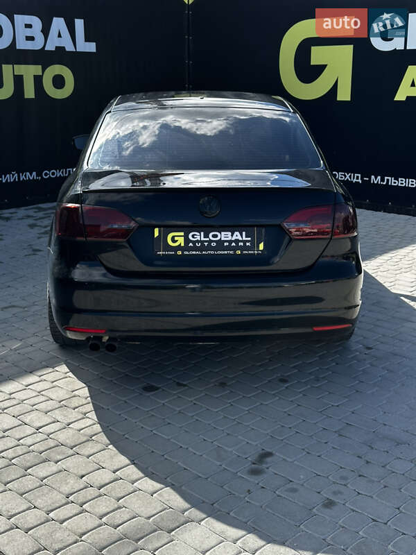 Седан Volkswagen Jetta 2013 в Львове