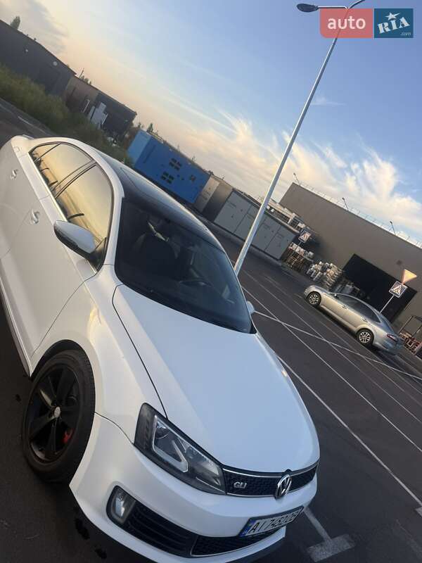 Седан Volkswagen Jetta 2013 в Киеве