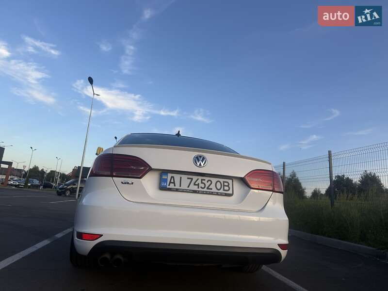 Седан Volkswagen Jetta 2013 в Киеве