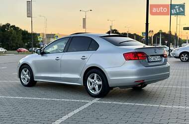 Седан Volkswagen Jetta 2011 в 