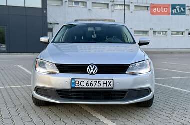 Седан Volkswagen Jetta 2011 в 