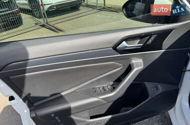 Седан Volkswagen Jetta 2019 в 
