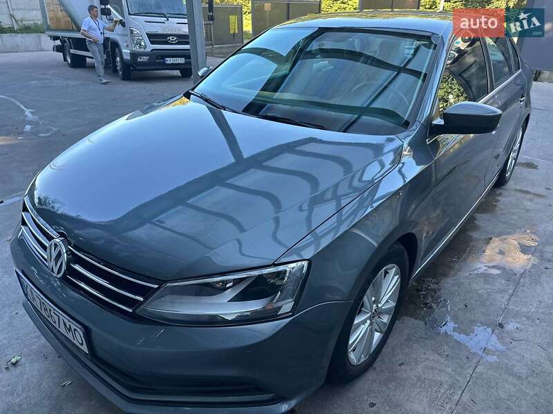 Седан Volkswagen Jetta 2016 в Киеве