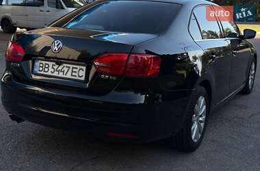 Седан Volkswagen Jetta 2012 в 
