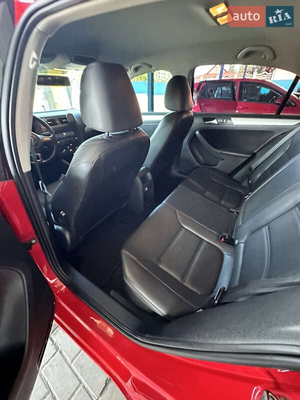 Седан Volkswagen Jetta 2012 в Тернополе