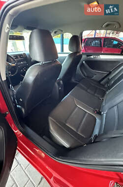 Седан Volkswagen Jetta 2012 в 
