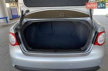 Седан Volkswagen Jetta 2009 в 