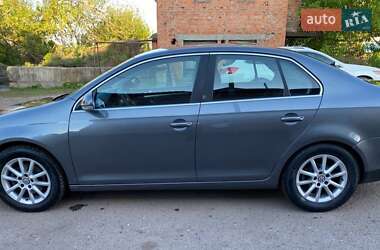 Седан Volkswagen Jetta 2008 в 