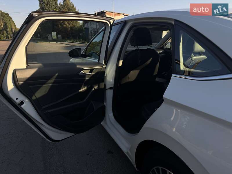 Седан Volkswagen Jetta 2018 в Конотопі