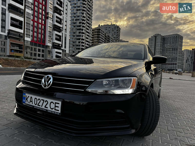 Седан Volkswagen Jetta 2015 в Києві