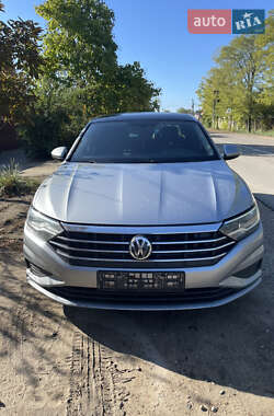 Седан Volkswagen Jetta 2019 в 