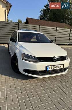 Седан Volkswagen Jetta 2011 в 