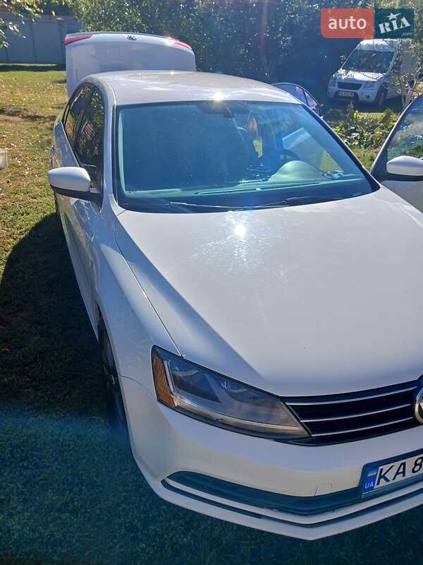 Седан Volkswagen Jetta 2016 в Киеве